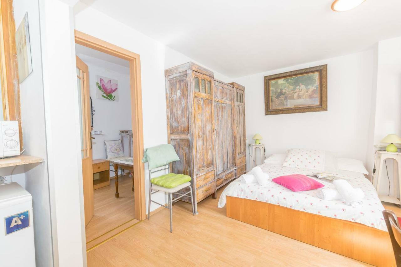 Beautiful Rustical Apt Ana In The Heart Of Rovinj Extérieur photo