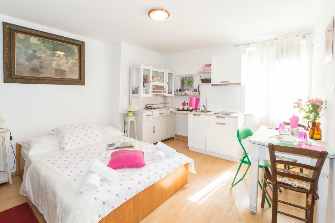 Beautiful Rustical Apt Ana In The Heart Of Rovinj Extérieur photo