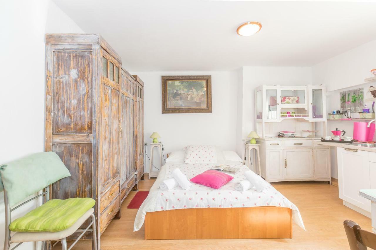 Beautiful Rustical Apt Ana In The Heart Of Rovinj Extérieur photo