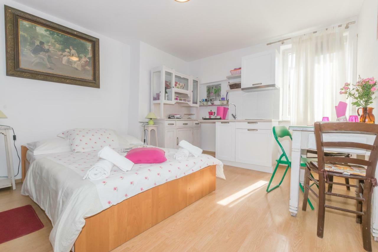 Beautiful Rustical Apt Ana In The Heart Of Rovinj Extérieur photo