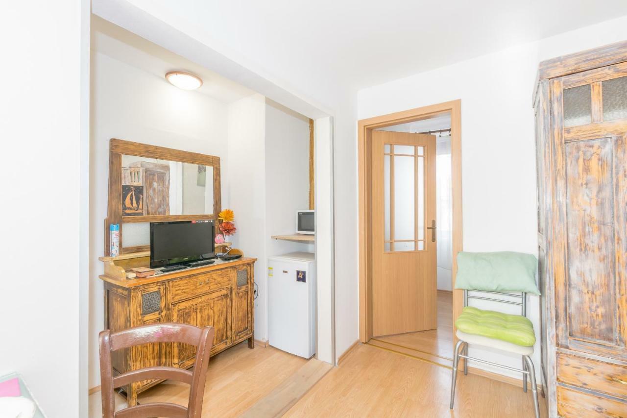 Beautiful Rustical Apt Ana In The Heart Of Rovinj Extérieur photo